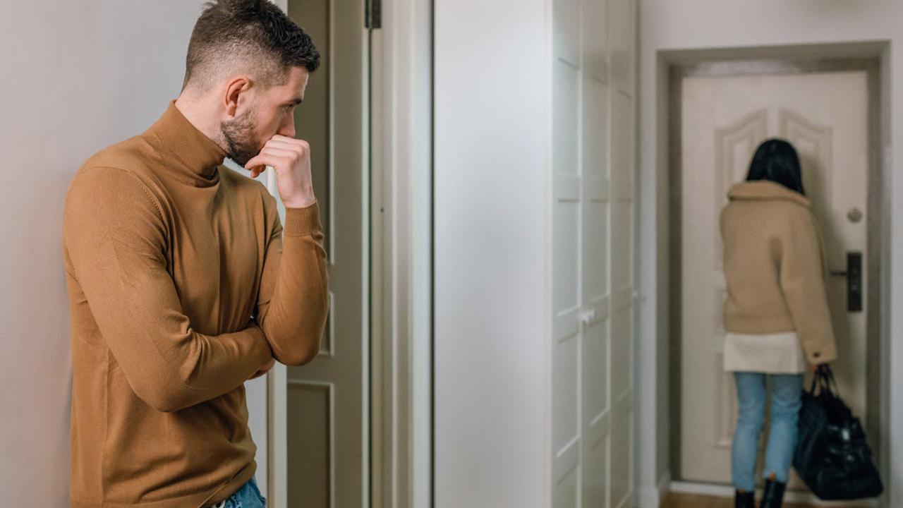 Ehegattenunterhalt Schulden Scheidung (Symbolbild), Trennungsszene Paar